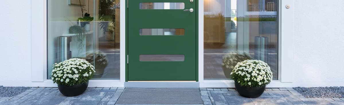 ST7 - standard entrance door without glass