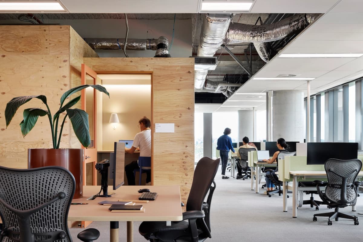 MOTO Workstation - No Top (Typical Single Workpoint)